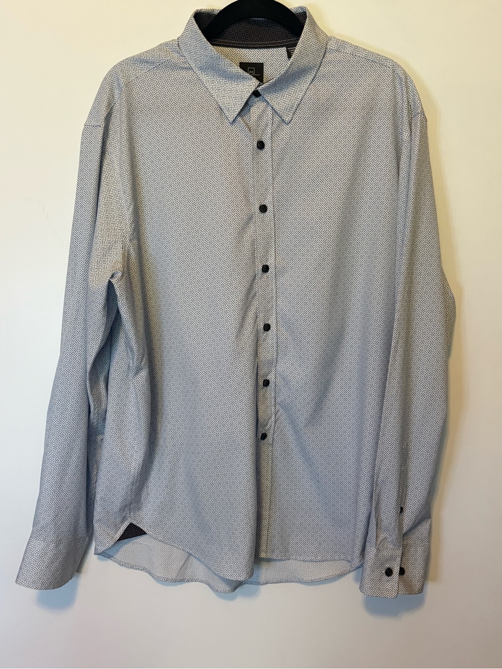 Men's Long-Sleeve Micro-Pattern Dress Shirt in Light Gray